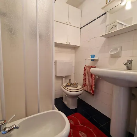 Zona Poeti Relax In Piscina -free Parking 2 * Loano