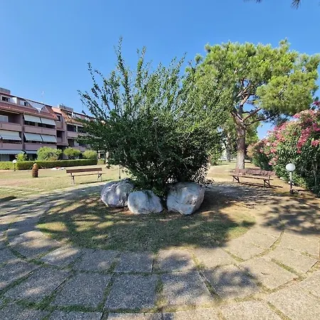 Apartment Zona Poeti Relax In Piscina -free Parking 2