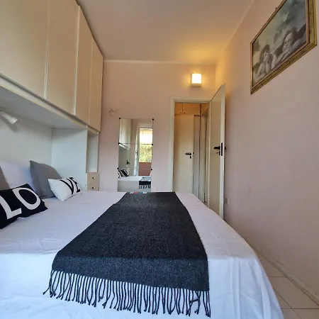 Zona Poeti Relax In Piscina -free Parking 2 Apartment Loano